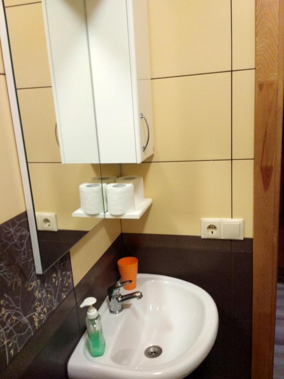 Atlant Hotel Ostroh Extérieur photo